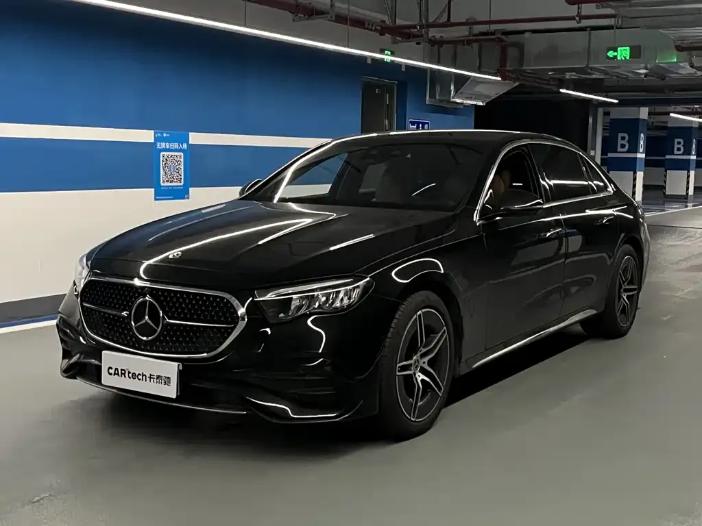 Mercedes-Benz E-Class — фото 1