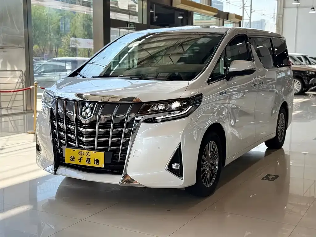 Toyota Alphard — фото 8