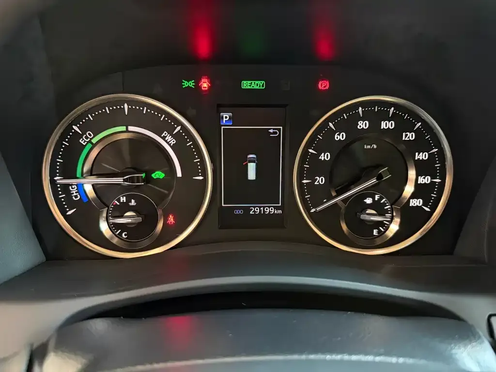 Toyota Alphard — фото 6