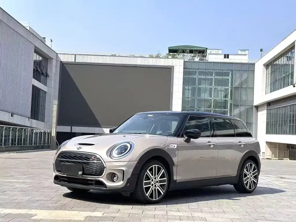 MINI Clubman — фото 1
