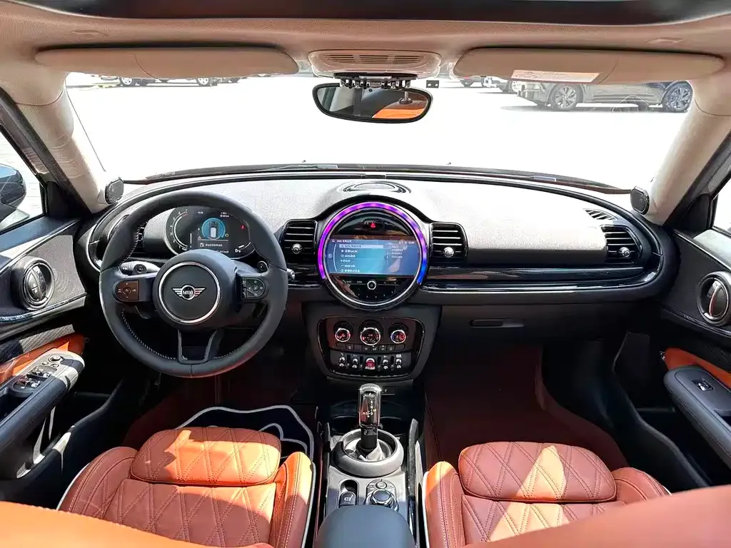 MINI Clubman — фото 3