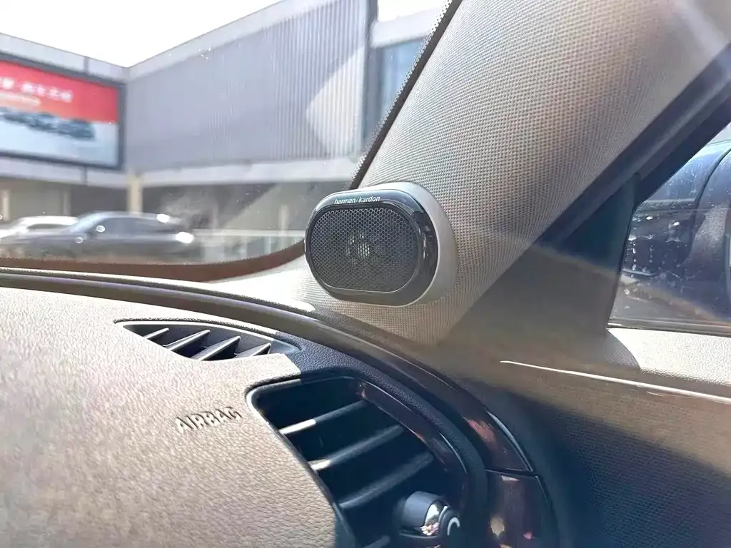 MINI Clubman — фото 2