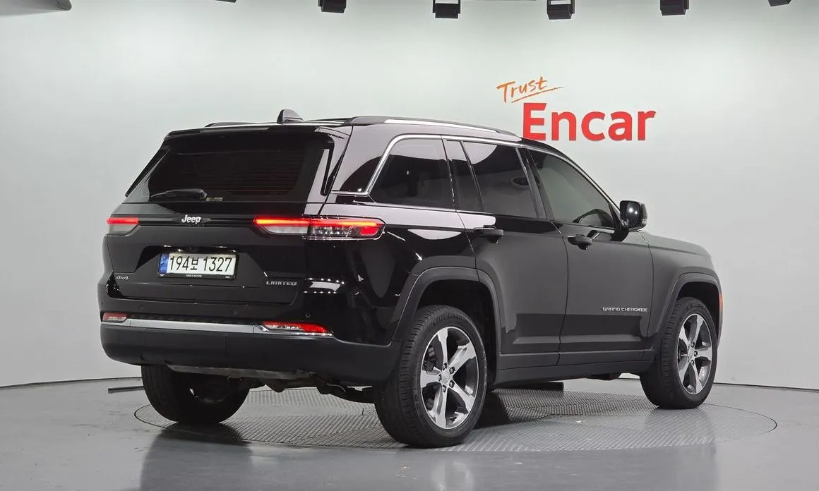 Jeep Cherokee — фото 4