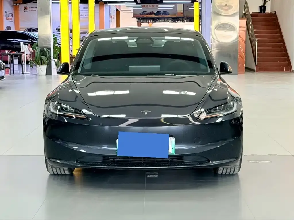 Tesla Model 3 — фото 9