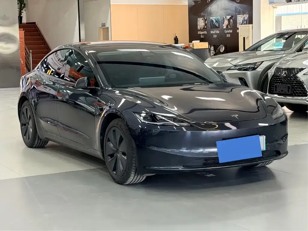 Tesla Model 3 — фото 5