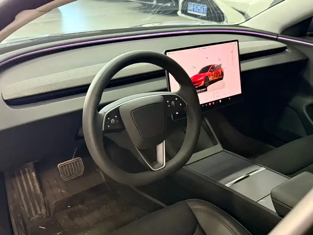 Tesla Model 3 — фото 10