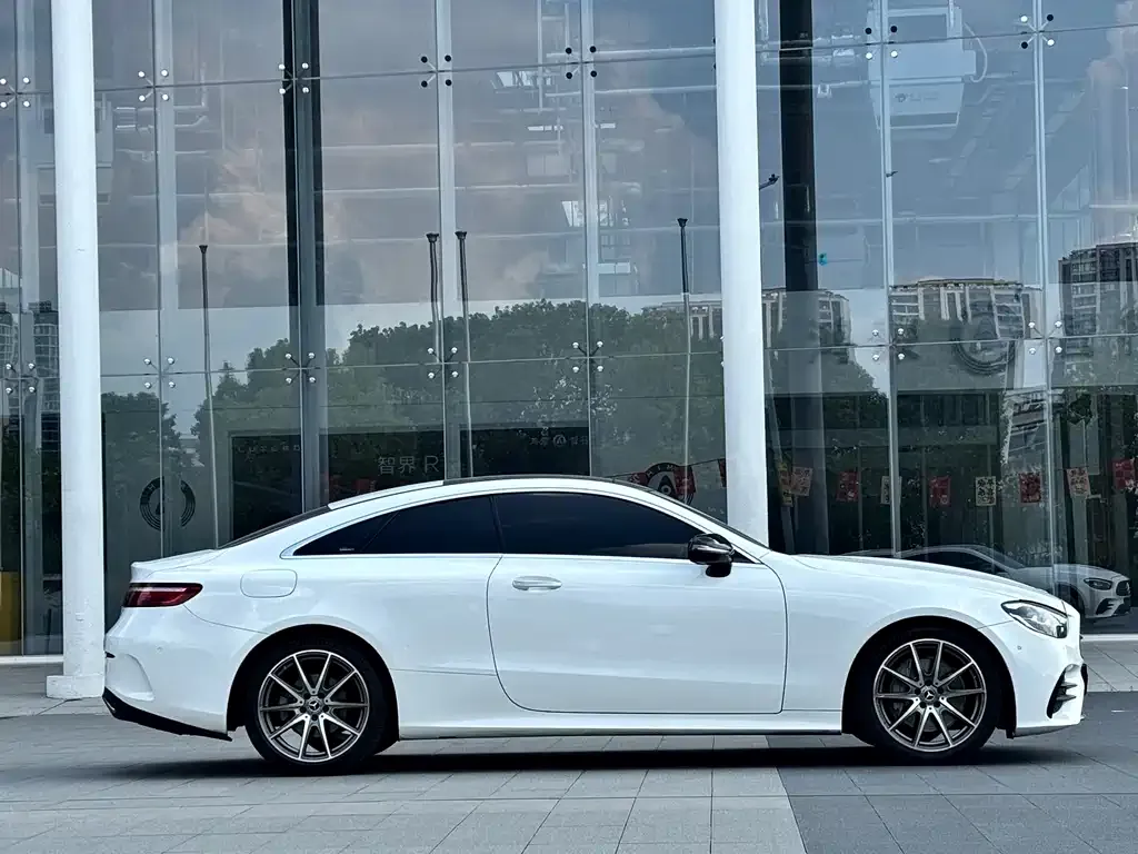 Mercedes-Benz E-Class (Import) — фото 7