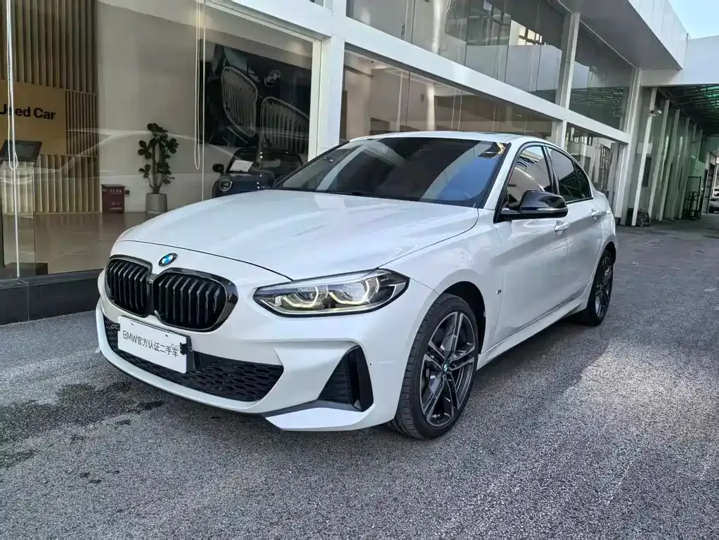BMW 1 Series — фото 1