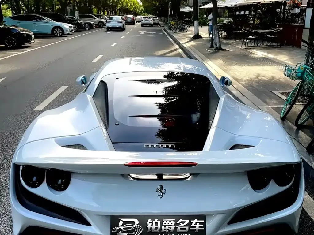 Ferrari F8 — фото 7