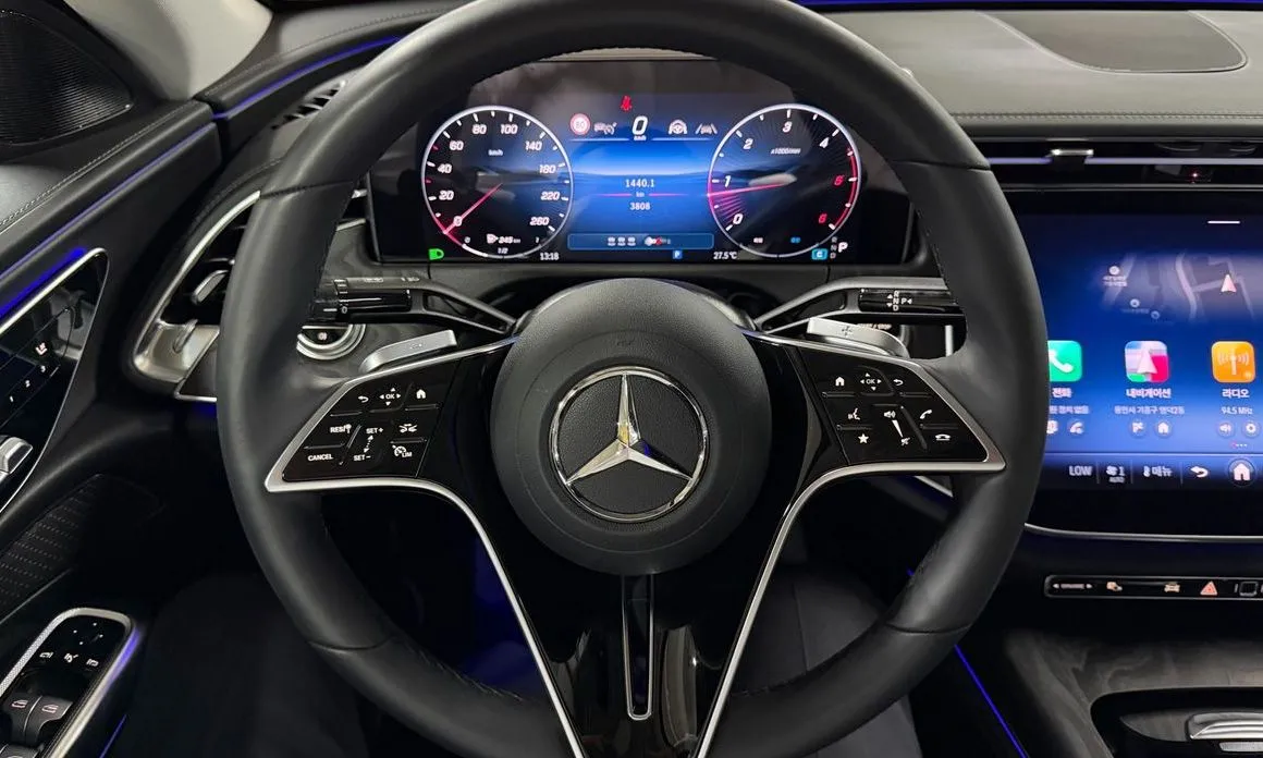 Mercedes-Benz E-Class — фото 10