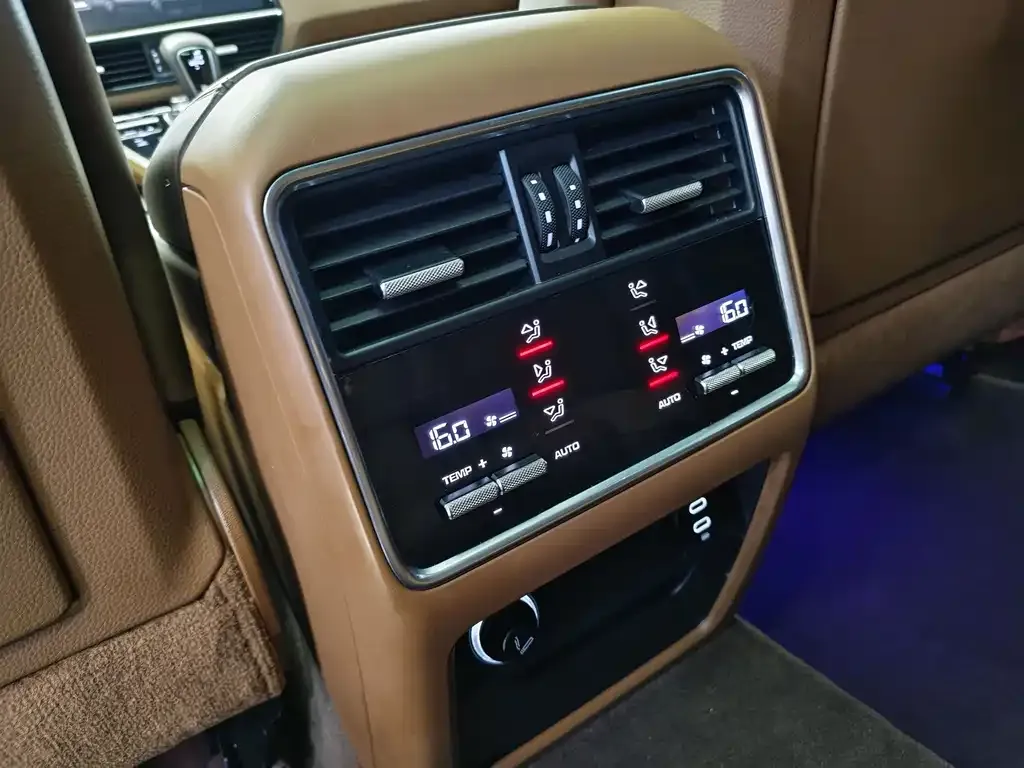 Porsche Cayenne Hybrid — фото 6