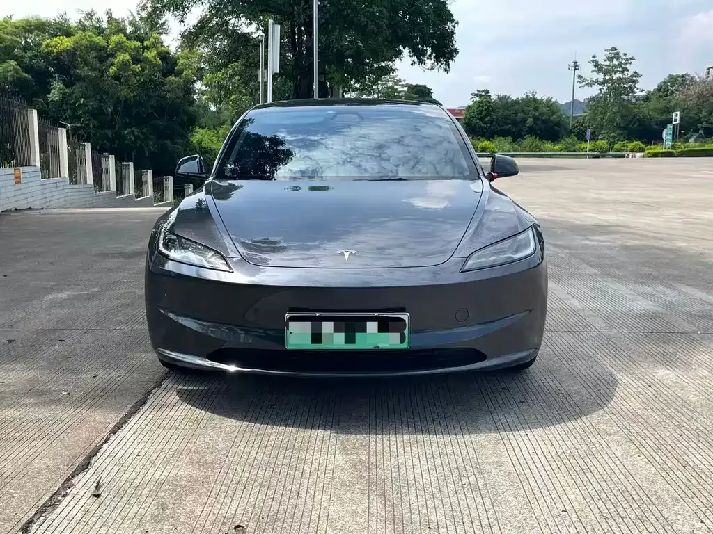 Tesla Model 3 — фото 10