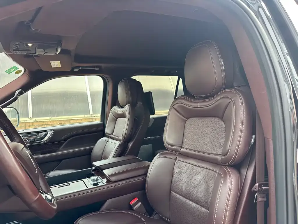 Lincoln Navigator — фото 10