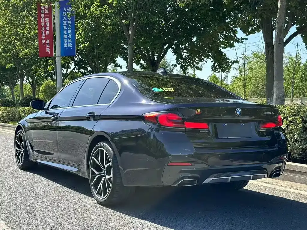 BMW 5 Series — фото 6