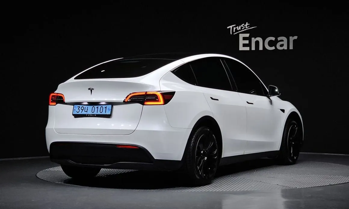 Tesla Model Y — фото 6