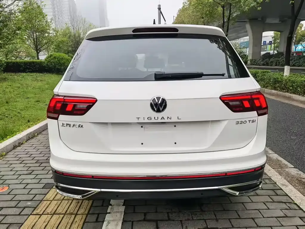 Volkswagen Tiguan L — фото 4