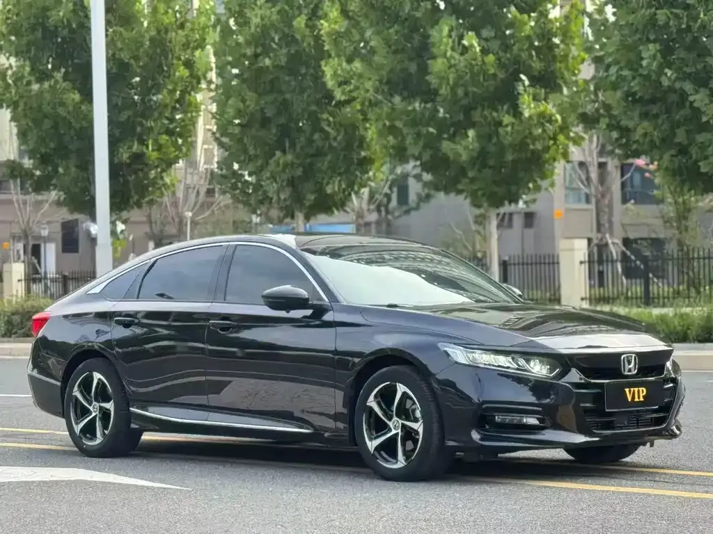 Honda Accord — фото 9