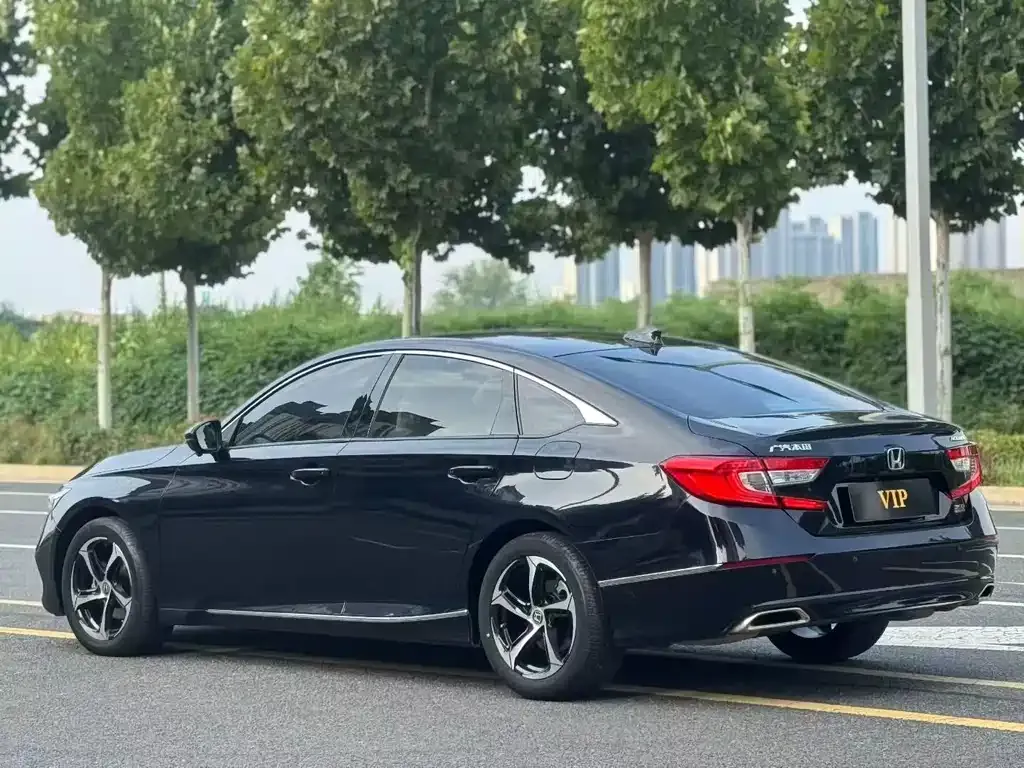 Honda Accord — фото 7