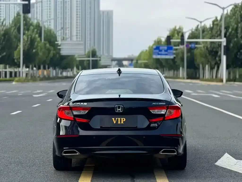 Honda Accord — фото 6