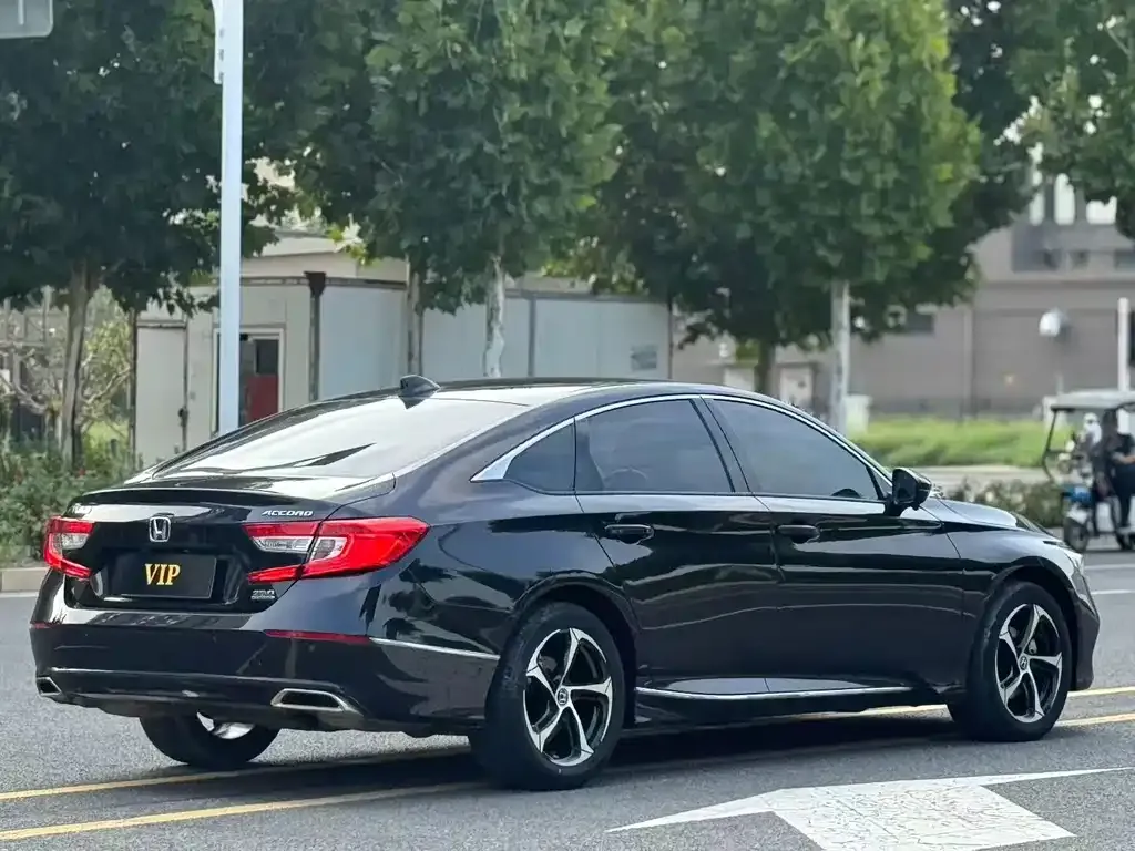 Honda Accord — фото 5
