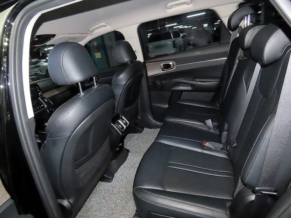 Kia Sorento — фото 8