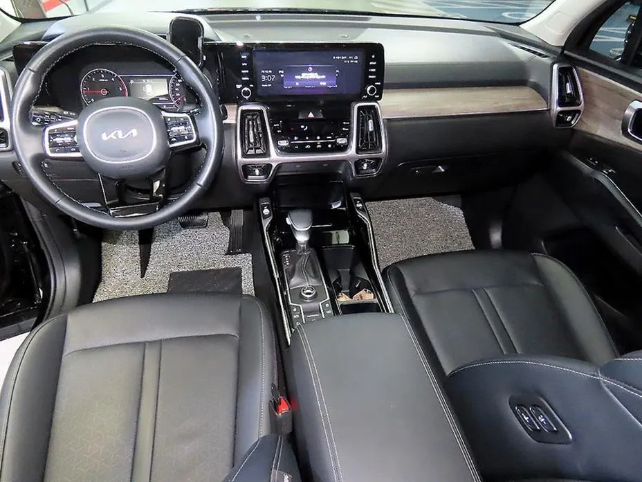 Kia Sorento — фото 9