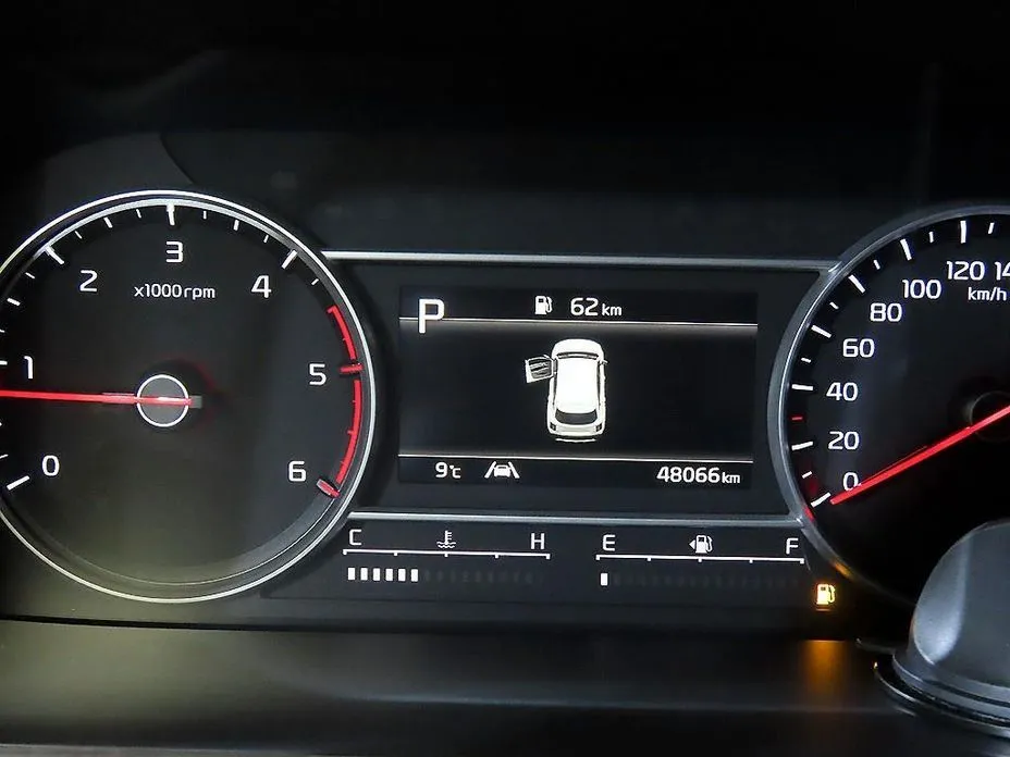 Kia Sorento — фото 7