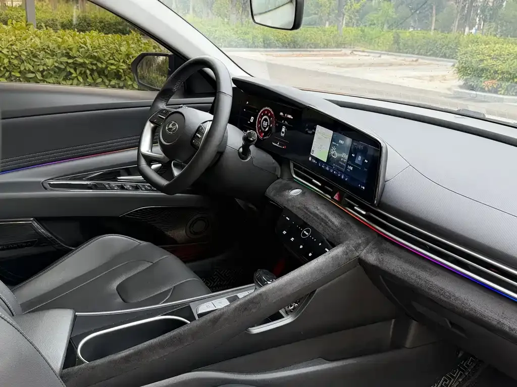 Hyundai Elantra — фото 6