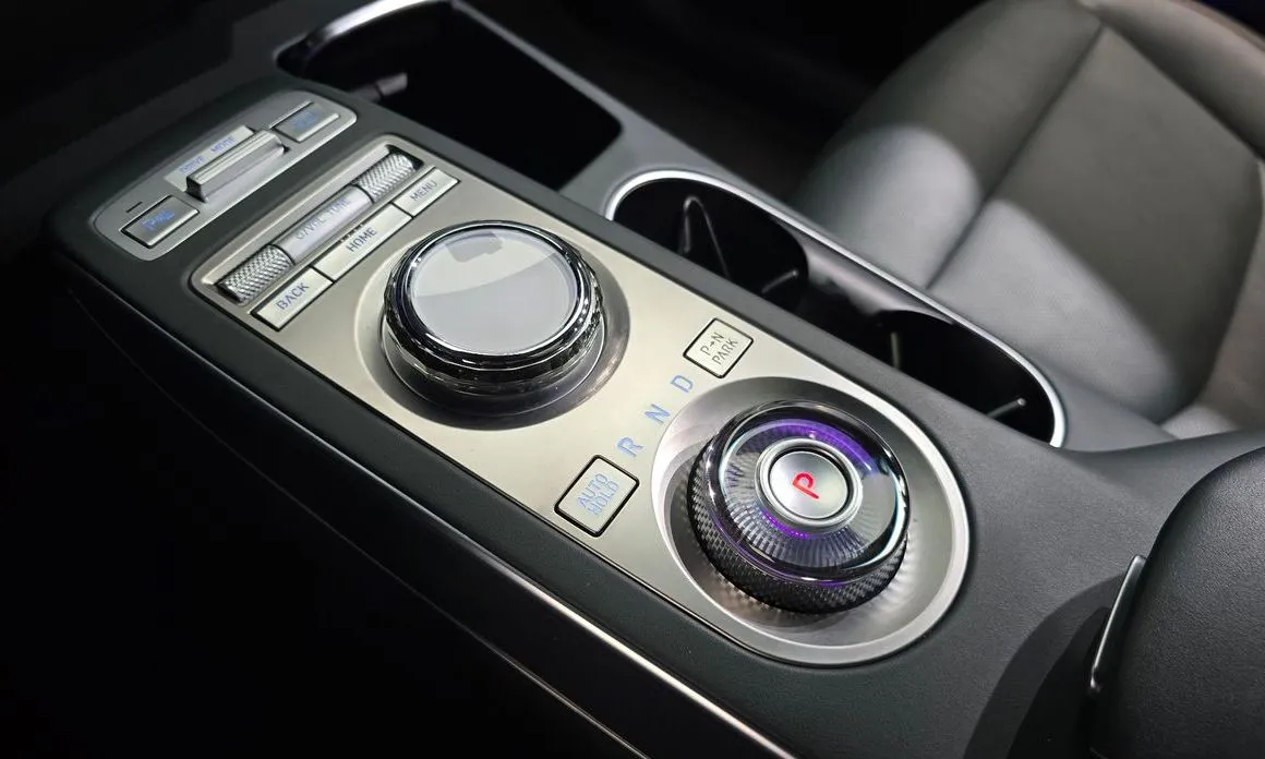 Genesis GV70 — фото 4