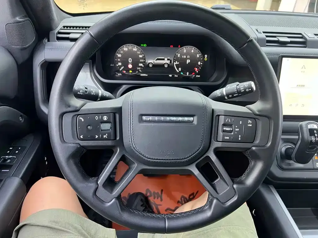 Land Rover Defender — фото 10