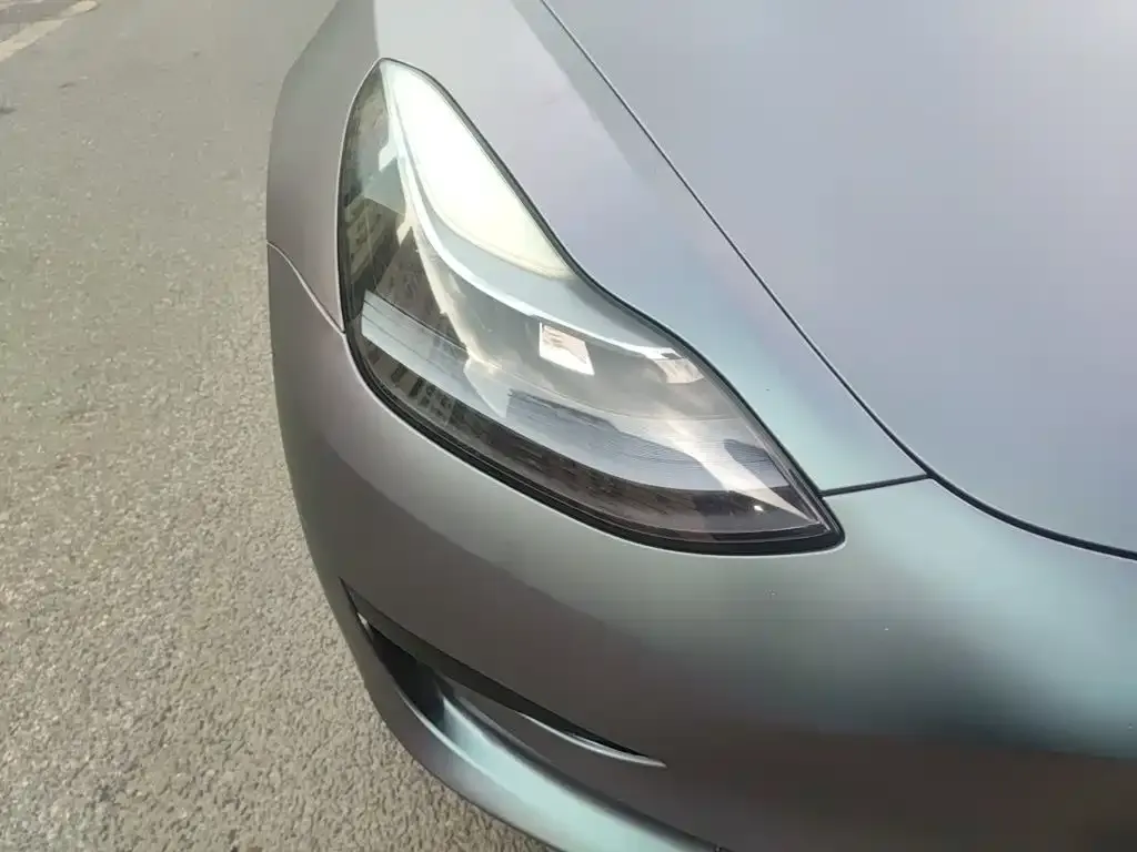 Tesla Model 3 — фото 10