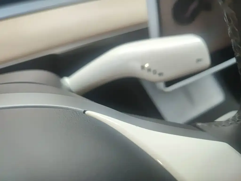 Tesla Model 3 — фото 2
