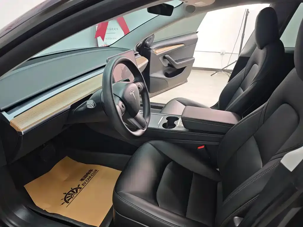 Tesla Model 3 — фото 6