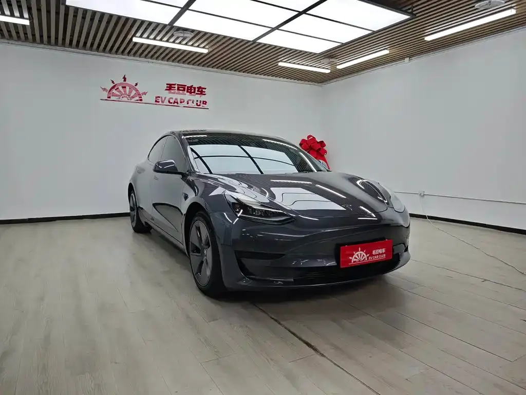 Tesla Model 3 — фото 10