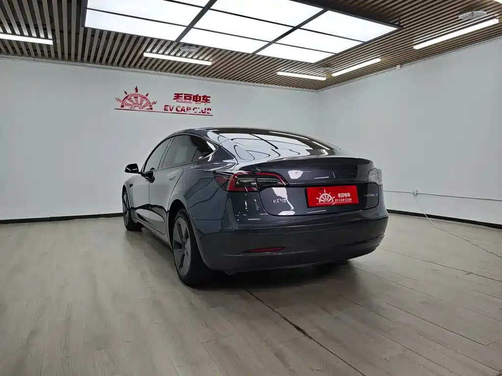 Tesla Model 3 — фото 2