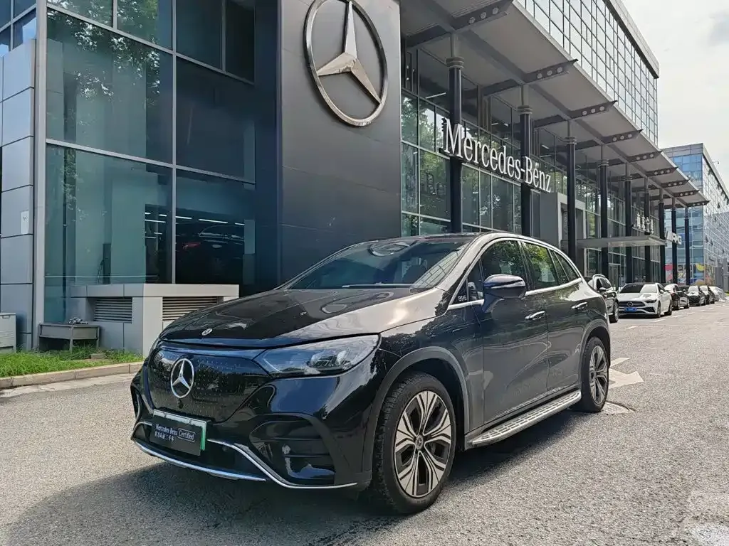 Mercedes-Benz EQE SUV — фото 1