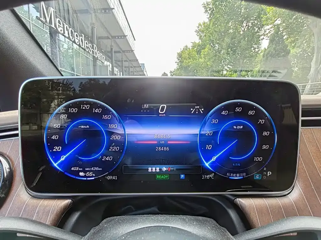 Mercedes-Benz EQE SUV — фото 4