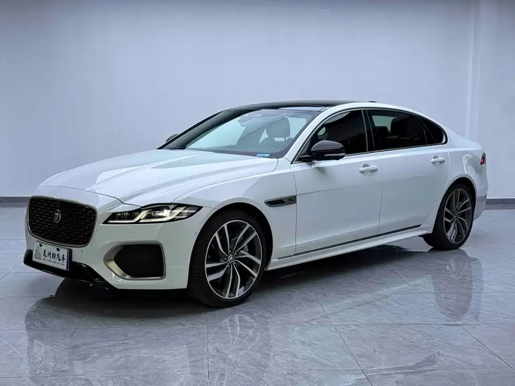 Jaguar XFL — фото 1