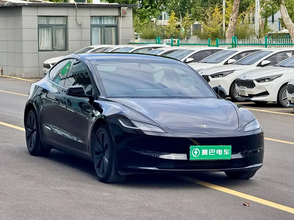Tesla Model 3 — фото 4