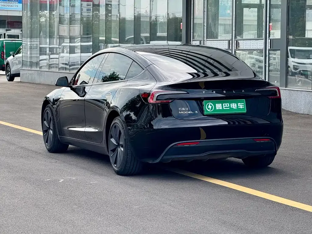Tesla Model 3 — фото 6