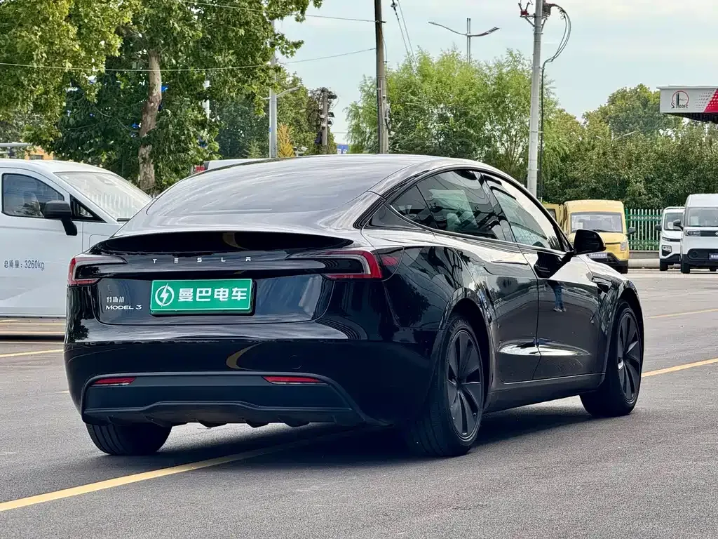 Tesla Model 3 — фото 5