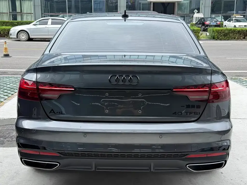Audi A4L — фото 2