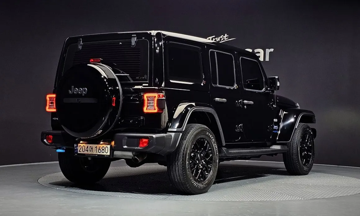 Jeep Wrangler — фото 7