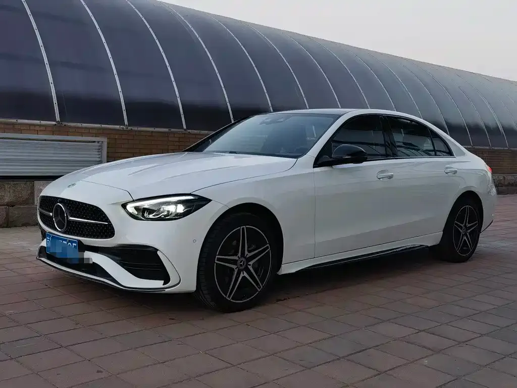 Mercedes-Benz C-Class — фото 1