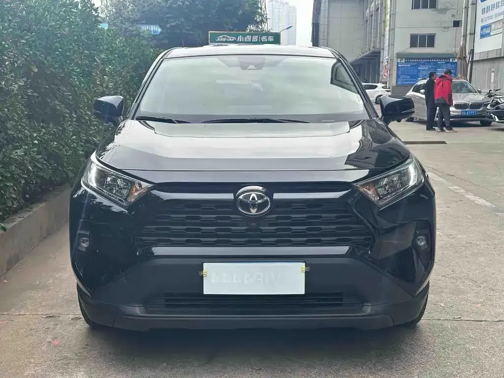 Toyota RAV4 — фото 4