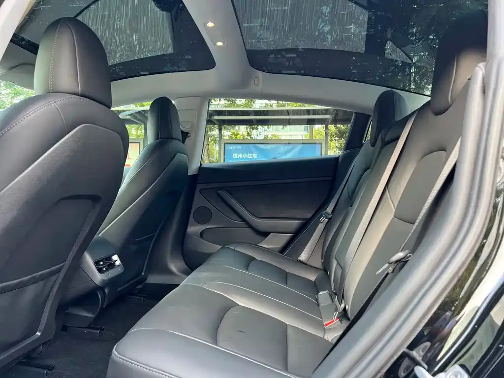 Tesla Model 3 — фото 4
