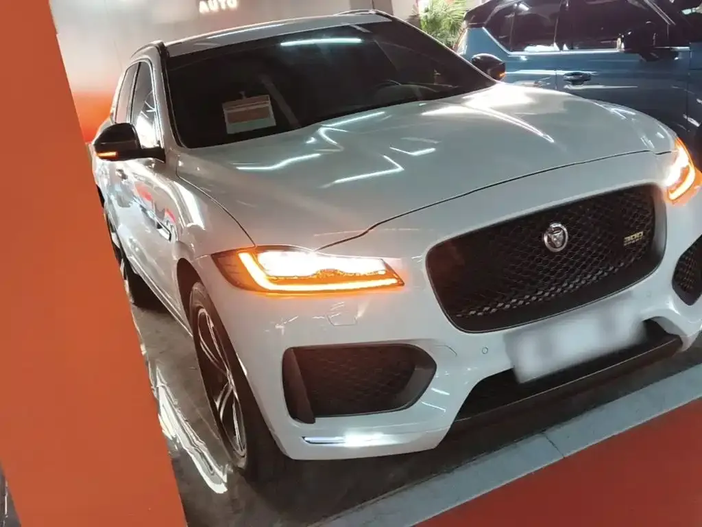 Jaguar F-PACE — фото 4