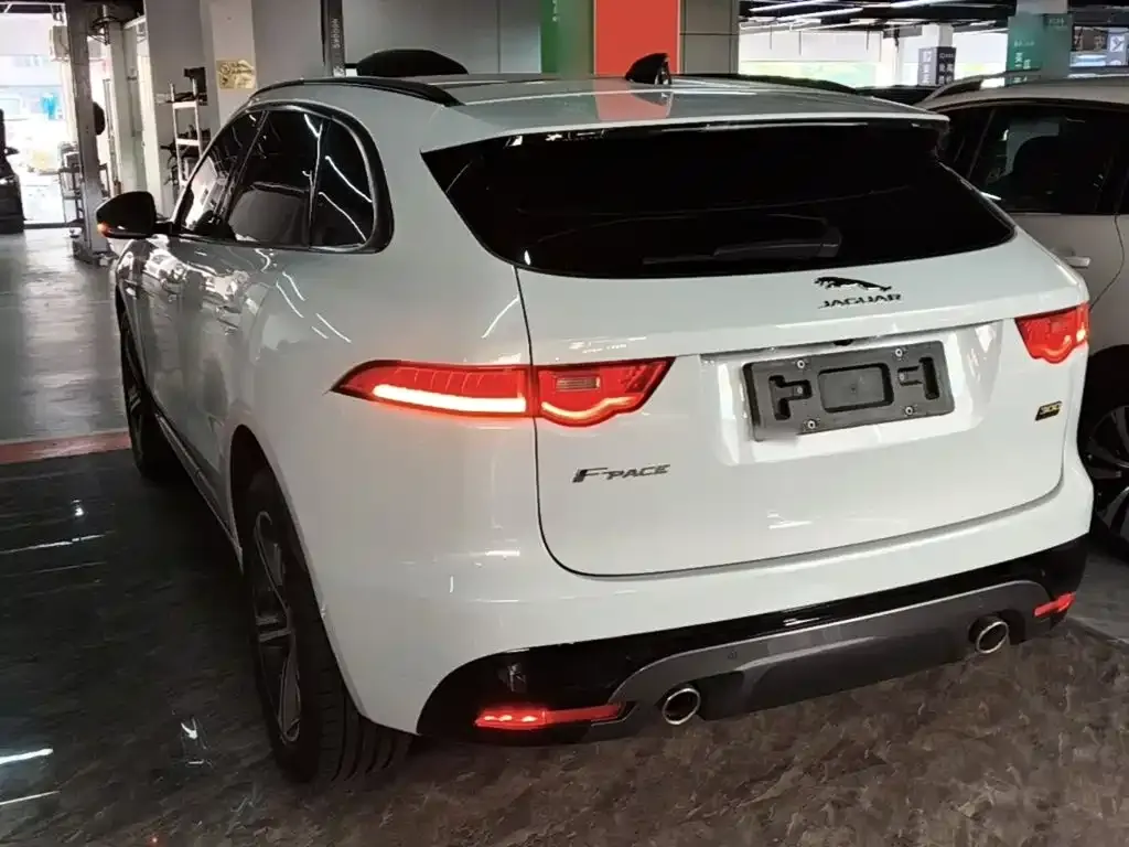 Jaguar F-PACE — фото 2