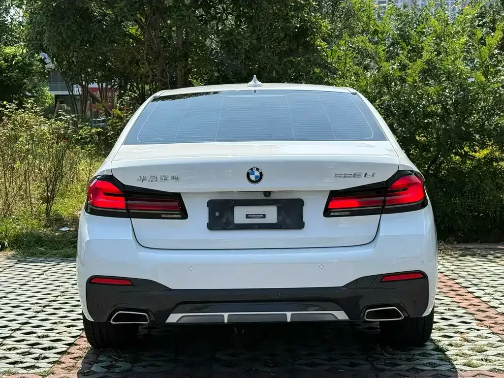 BMW 5 Series — фото 2