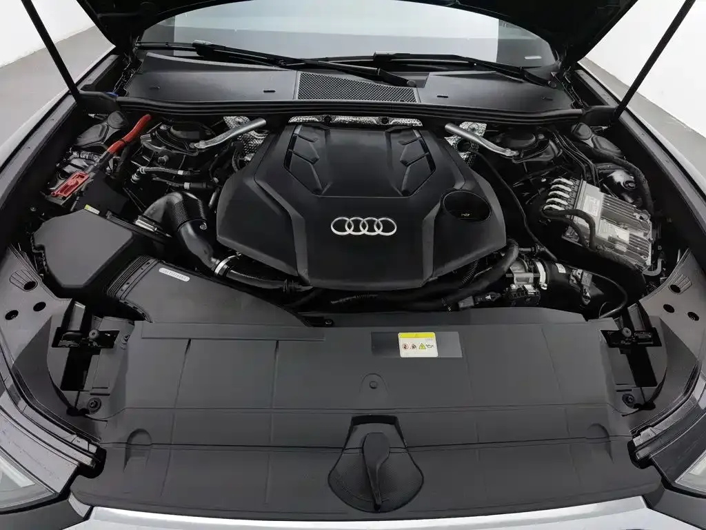 Audi A6L — фото 8